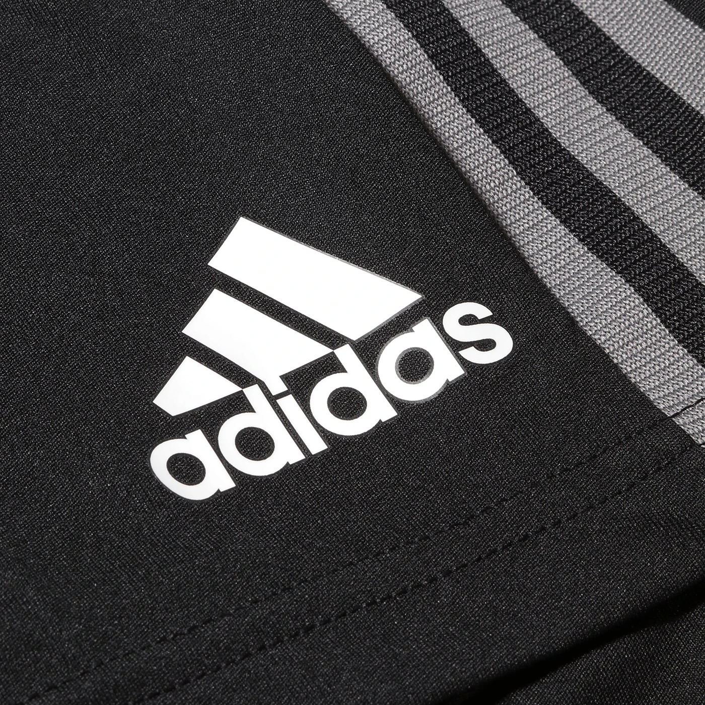 JUVENTUS BLACK TRAINING SHORTS 2021/22